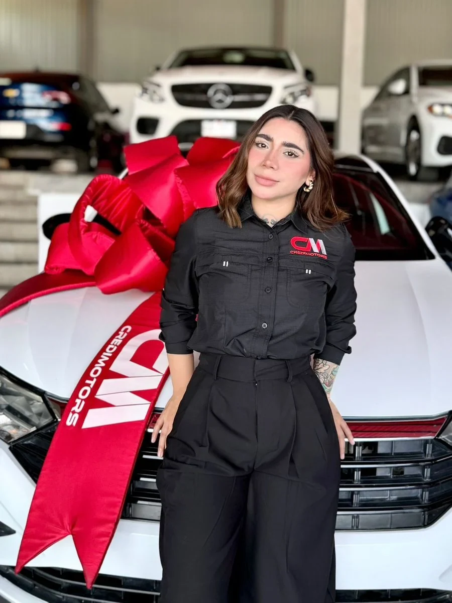 Marilu Villarreal, asesora de ventas Credimotors